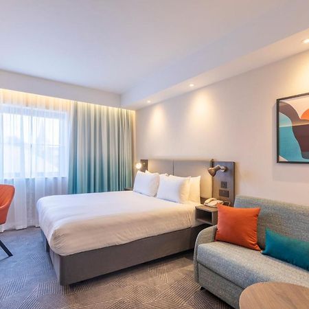 Holiday Inn London Sutton By Ihg Exterior foto