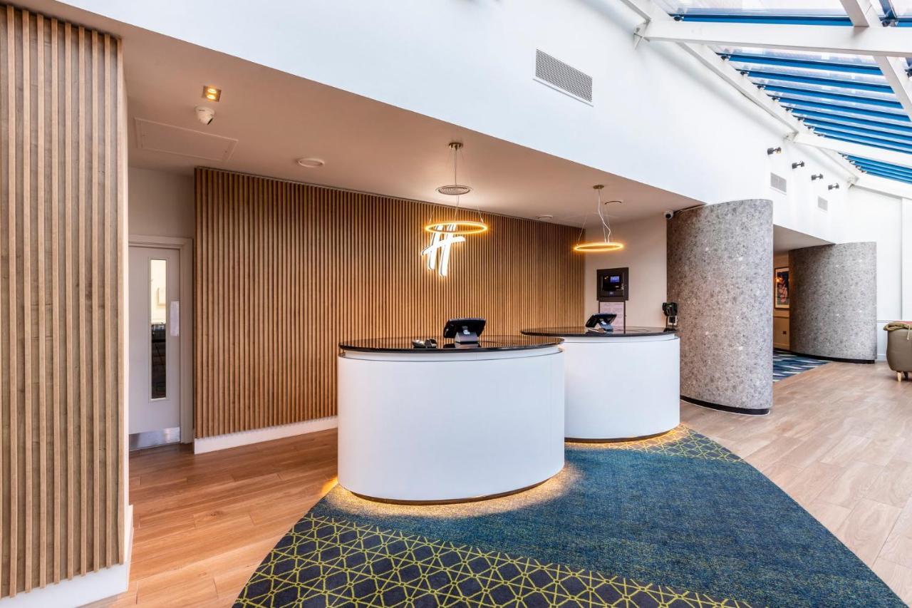 Holiday Inn London Sutton By Ihg Exterior foto