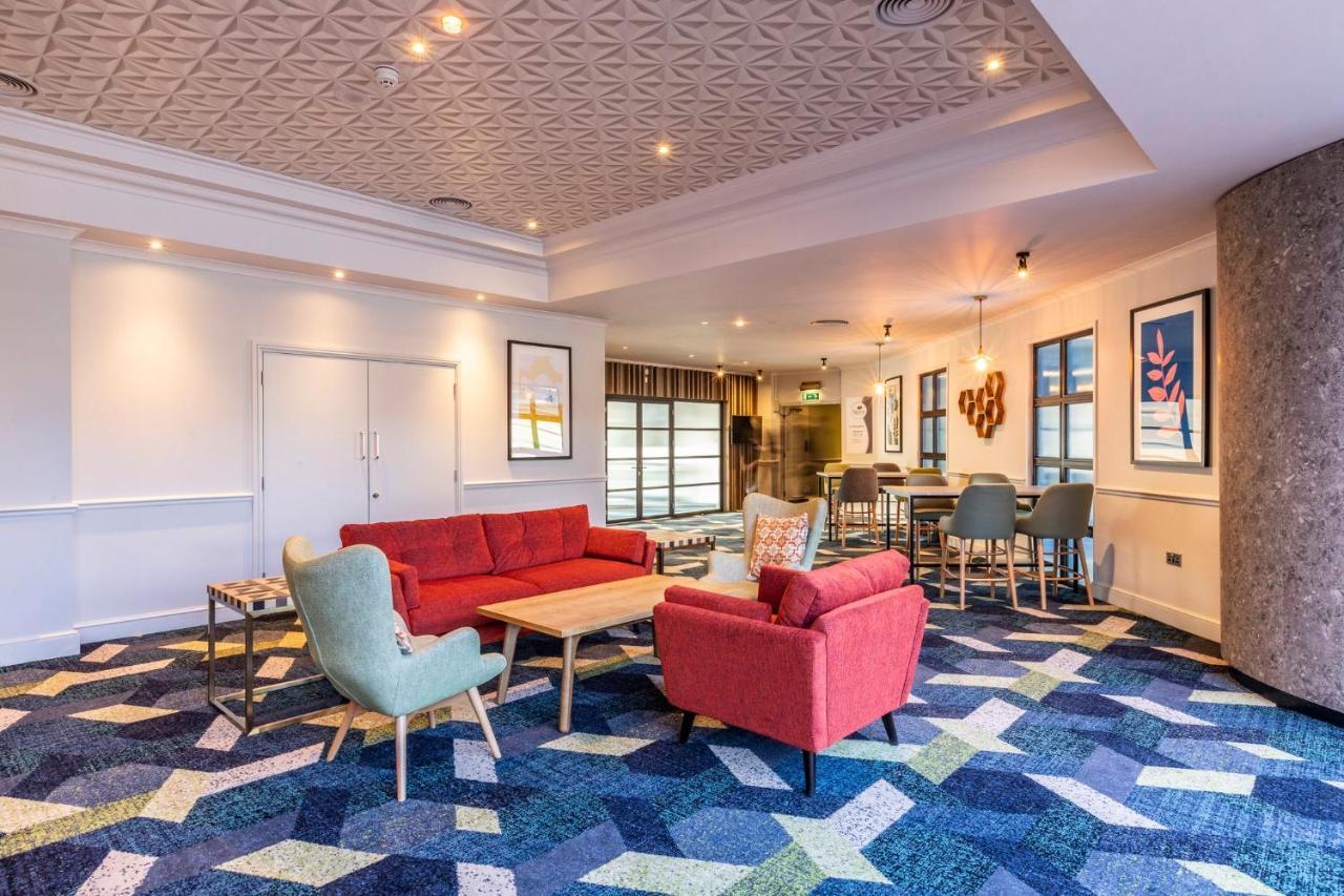 Holiday Inn London Sutton By Ihg Exterior foto