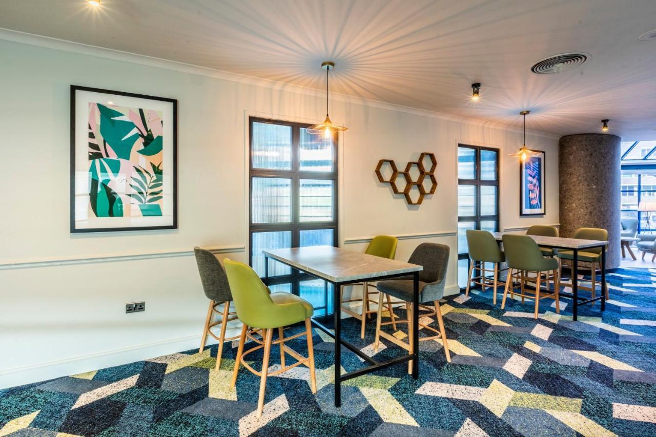 Holiday Inn London Sutton By Ihg Exterior foto