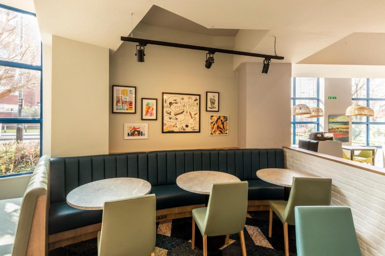 Holiday Inn London Sutton By Ihg Exterior foto