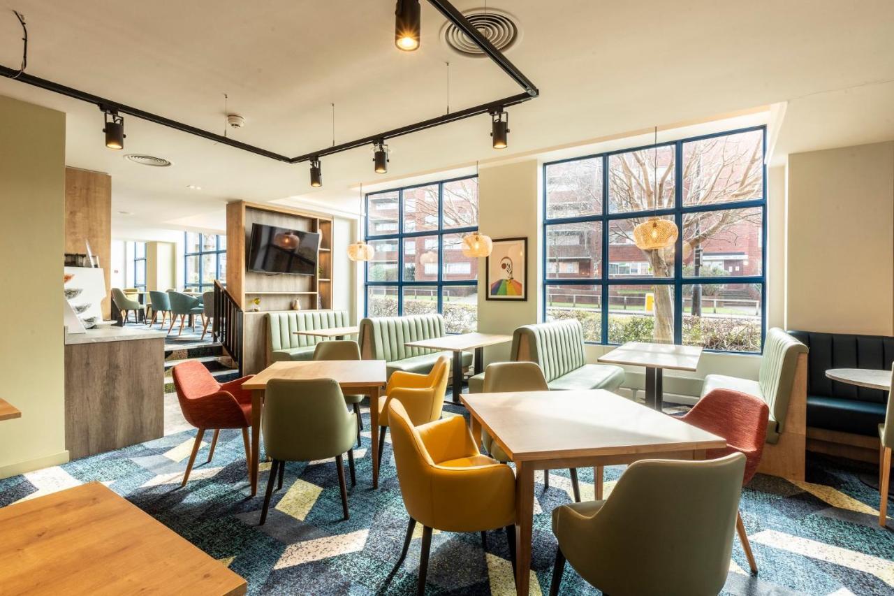 Holiday Inn London Sutton By Ihg Exterior foto
