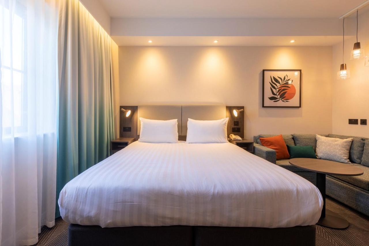 Holiday Inn London Sutton By Ihg Exterior foto