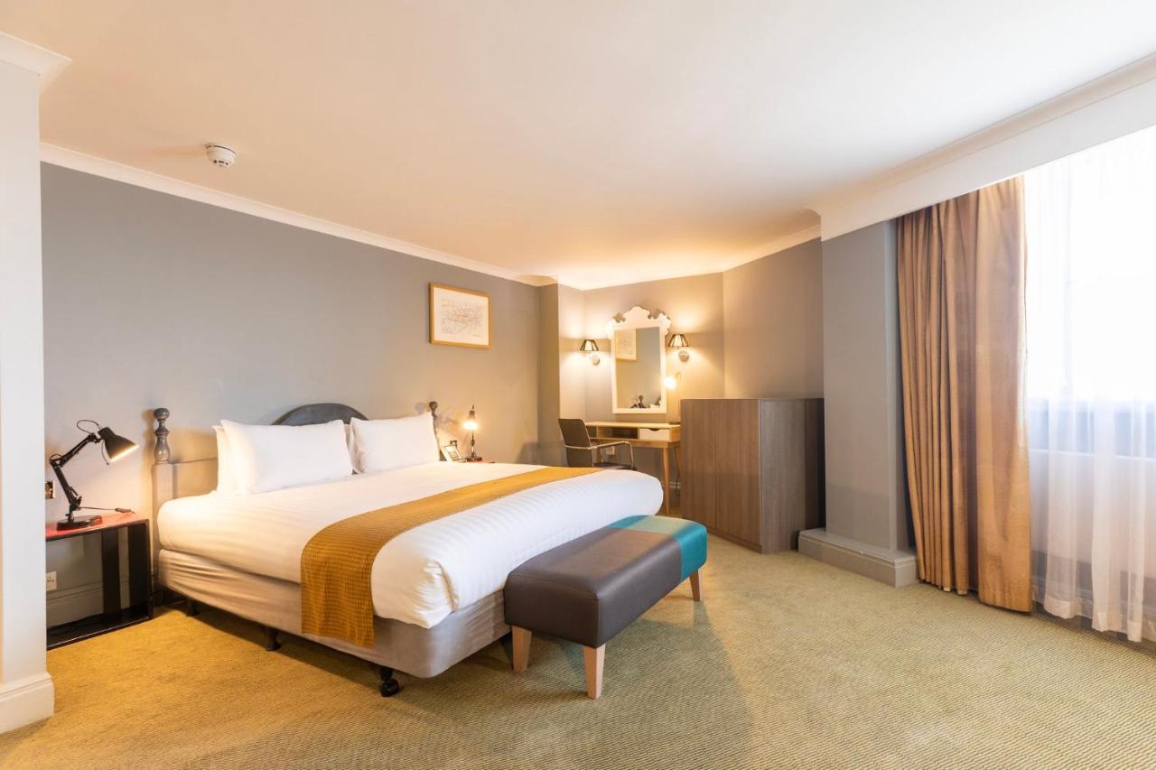 Holiday Inn London Sutton By Ihg Exterior foto
