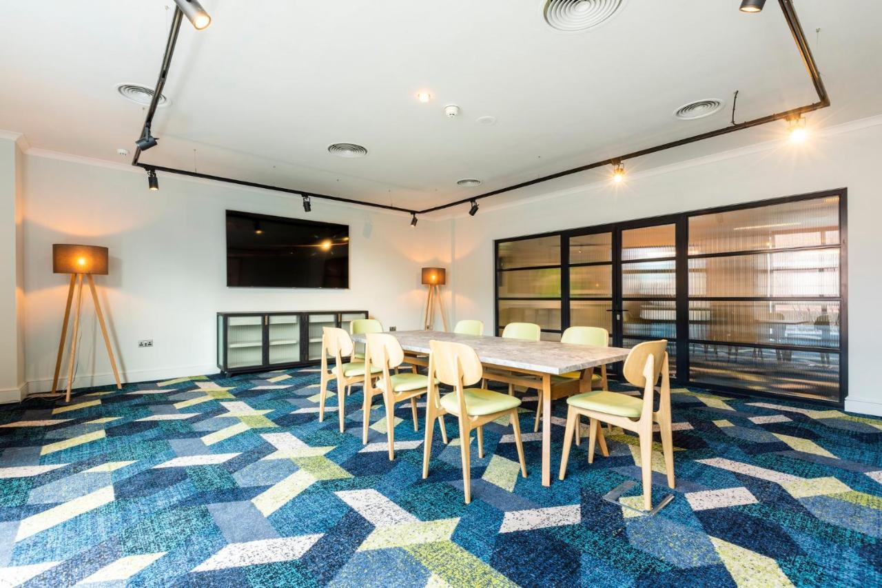 Holiday Inn London Sutton By Ihg Exterior foto