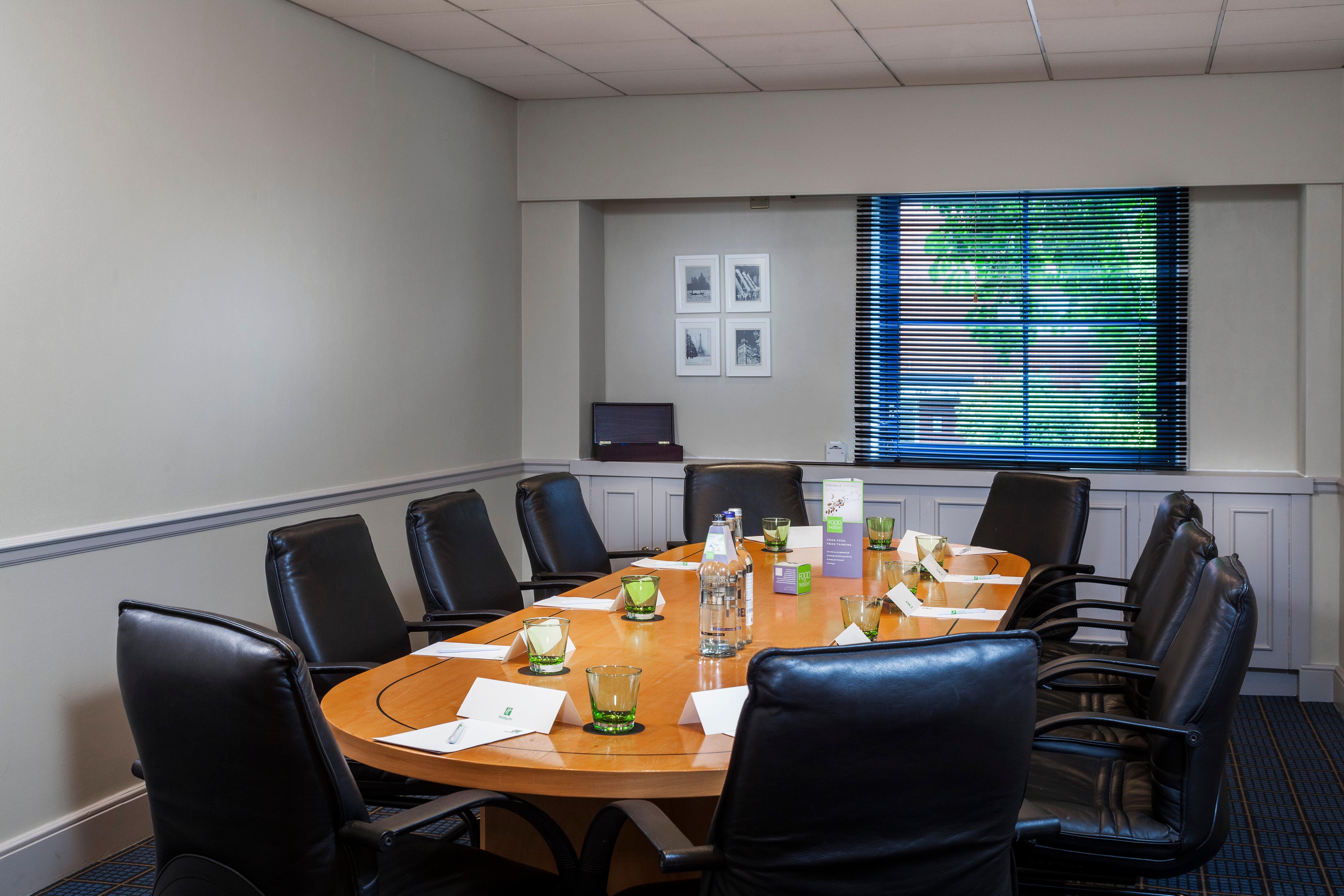 Holiday Inn London Sutton By Ihg Exterior foto