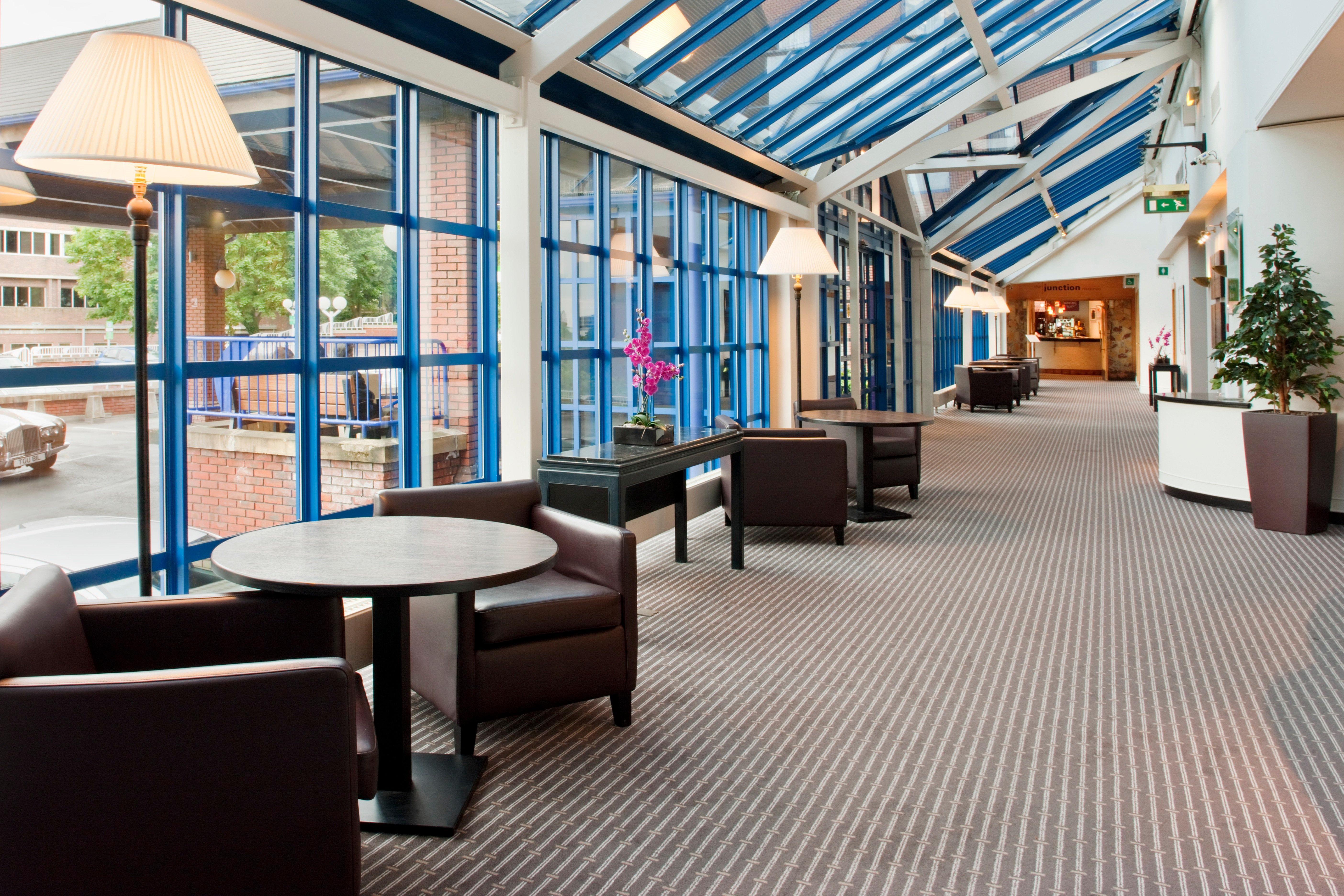 Holiday Inn London Sutton By Ihg Exterior foto