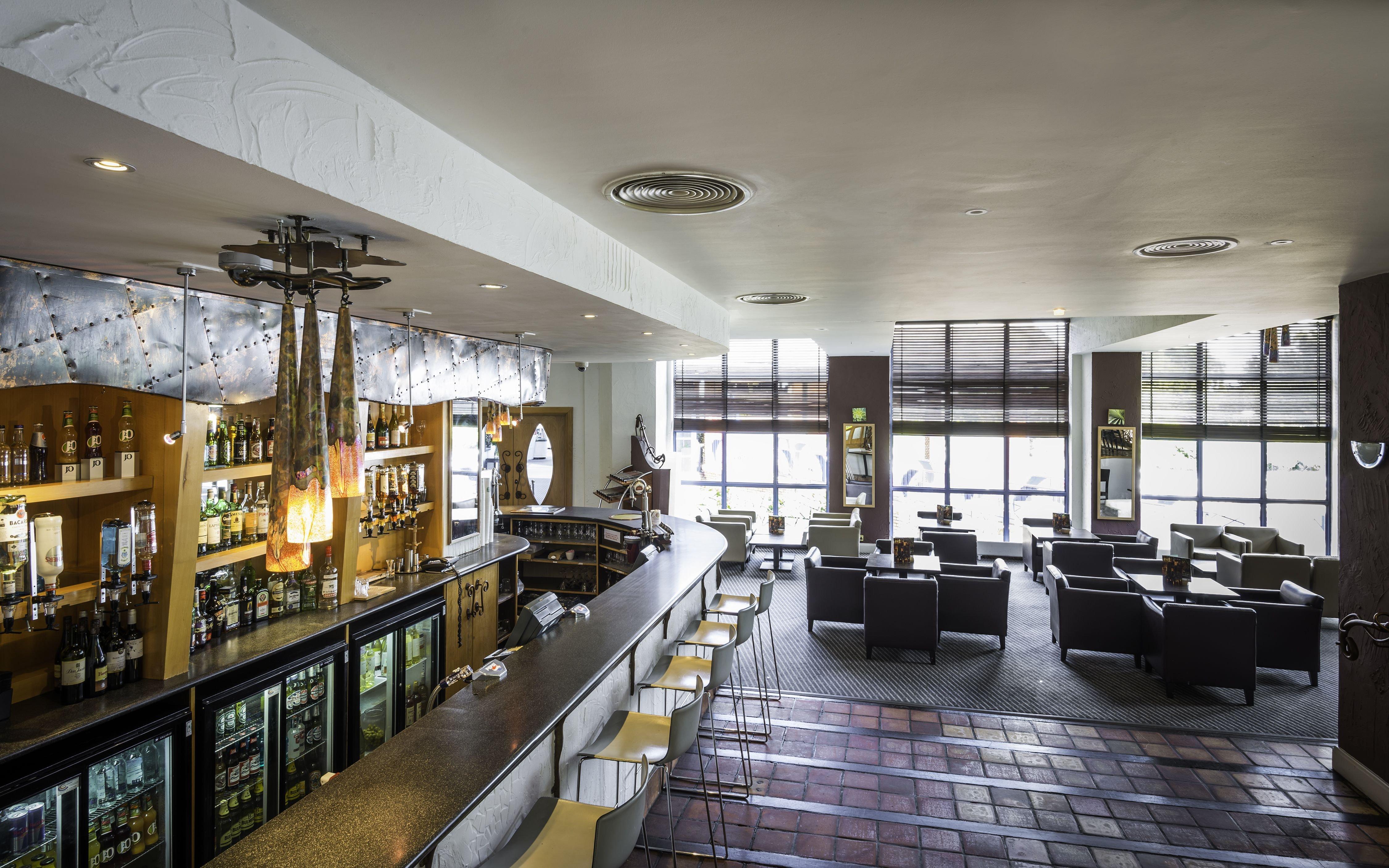 Holiday Inn London Sutton By Ihg Exterior foto