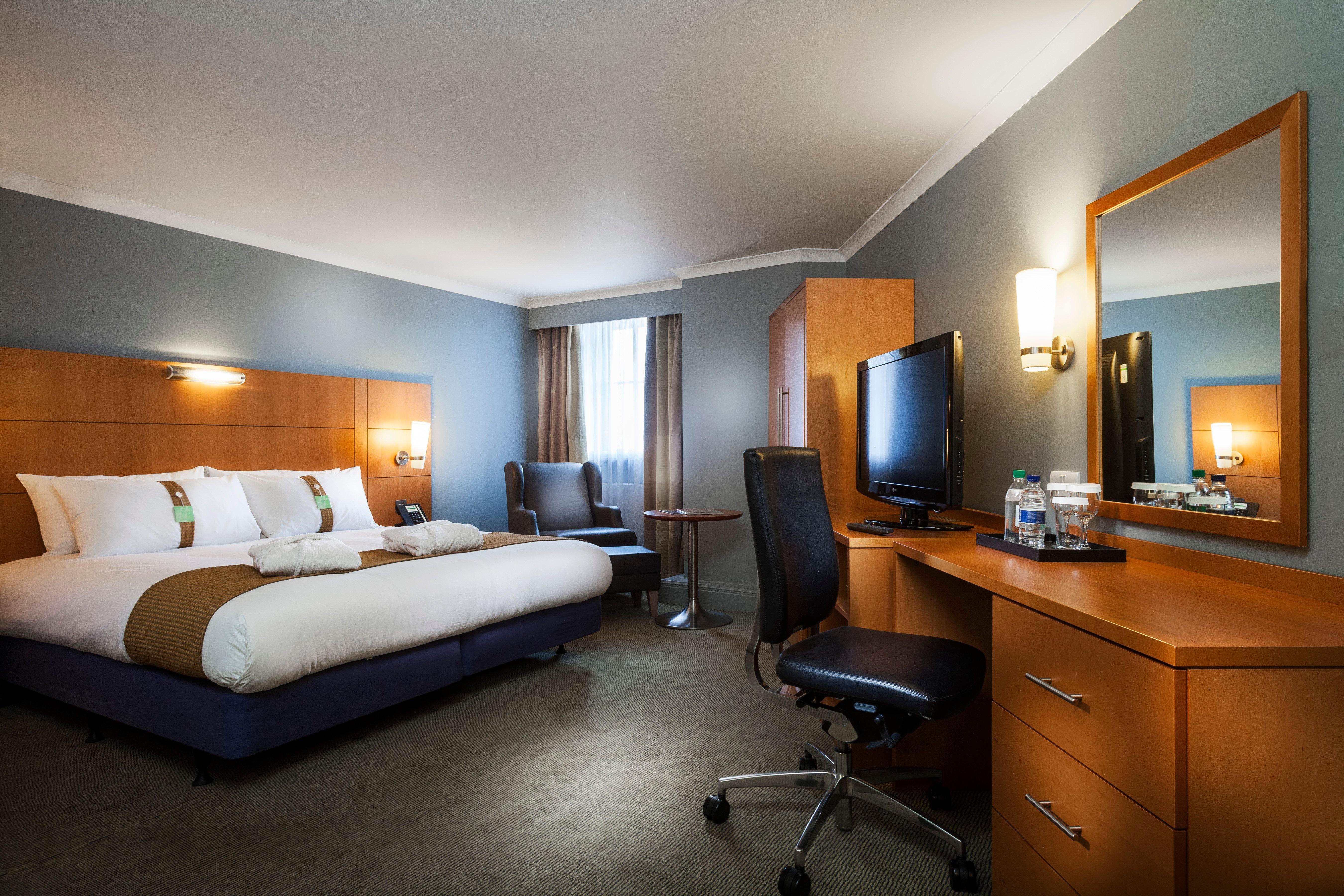 Holiday Inn London Sutton By Ihg Exterior foto
