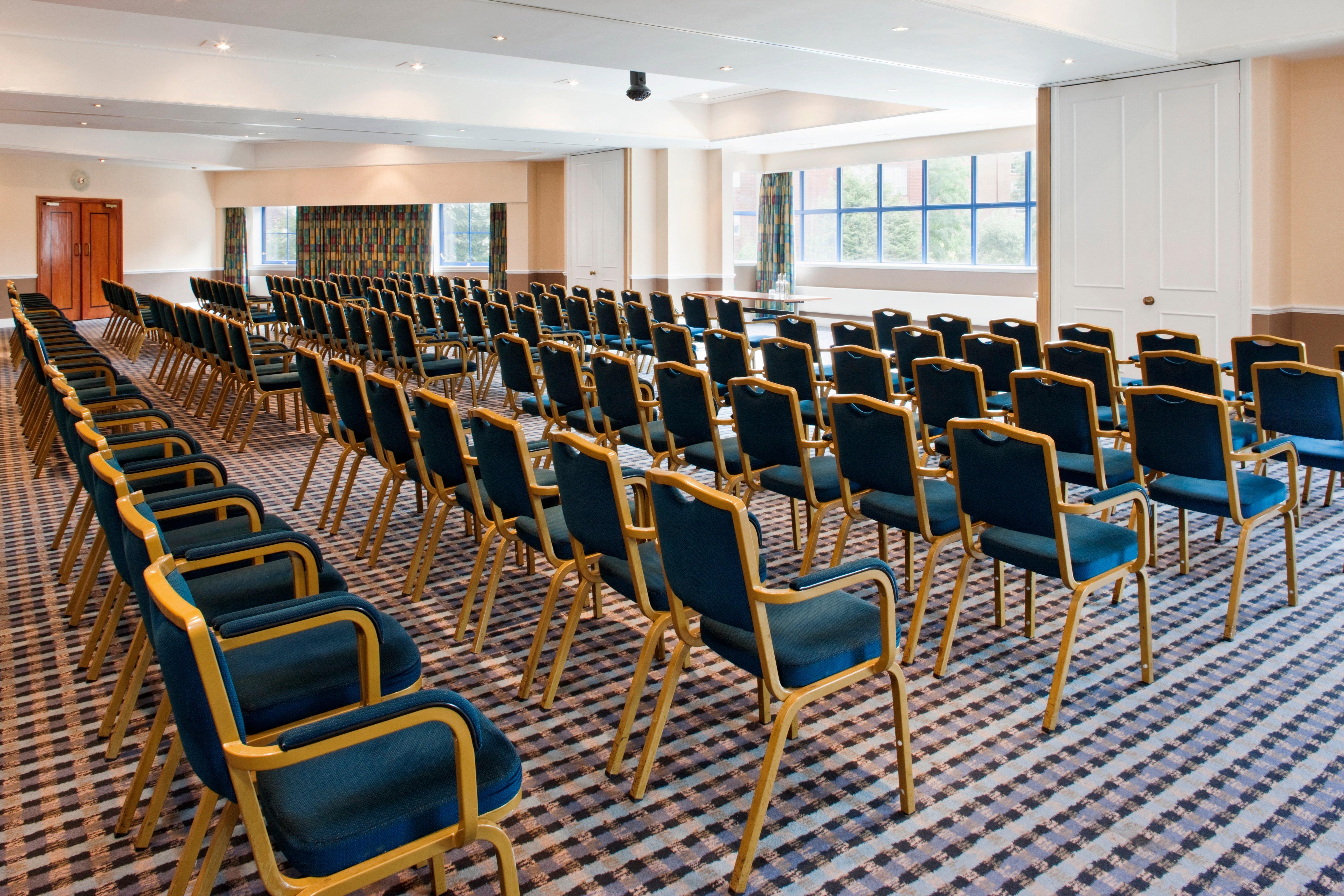 Holiday Inn London Sutton By Ihg Exterior foto